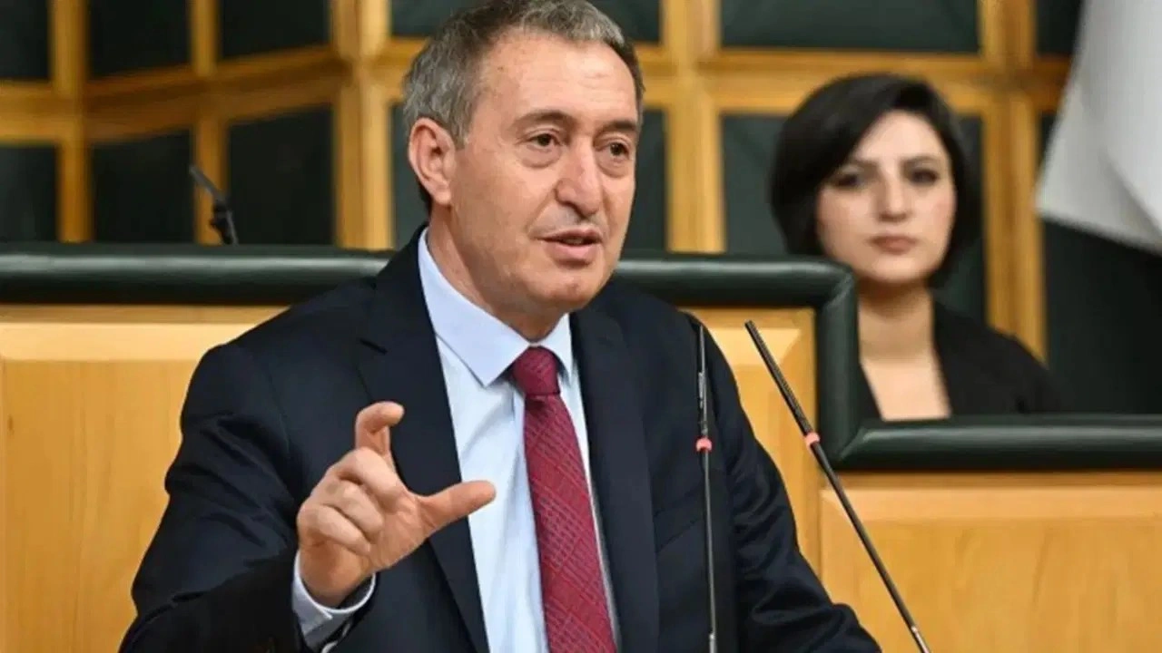 Dem Parti Eş Genel Başkanı'ndan belediye başkanlarının sevk görüntülerine sert tepki!