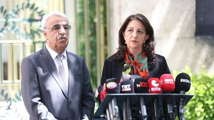 DEM Parti heyeti İmralı'ya gitti