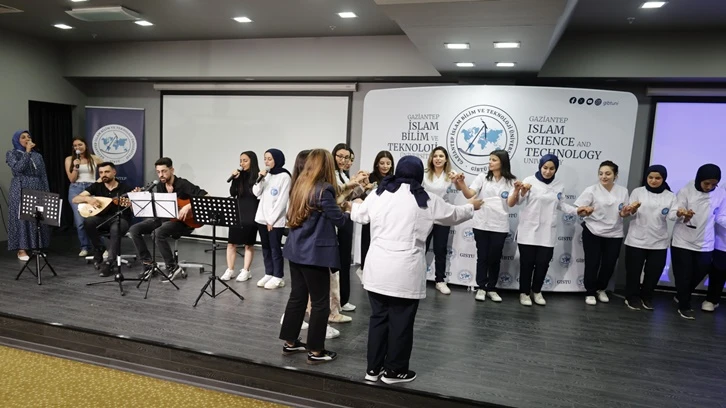 Dünya Ebeler Günü GİBTÜ’de kutlandı
