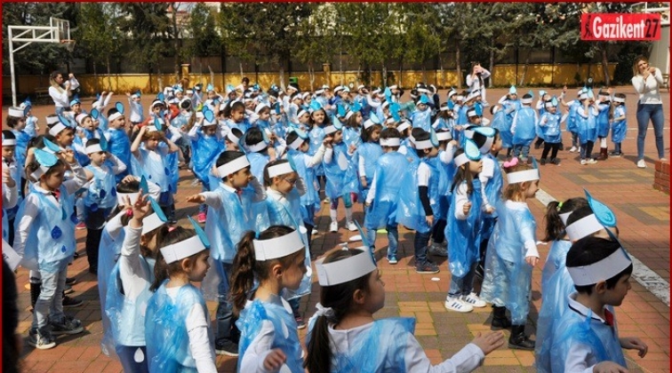 D&uuml;nya Su G&uuml;n&uuml;'nde yağmur olup yağdılar