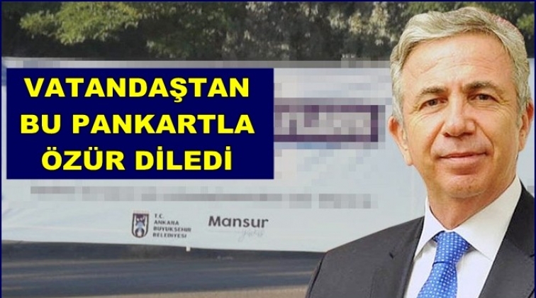 Durakları "&ouml;z&uuml;r dileriz" pankartı ile donattı...