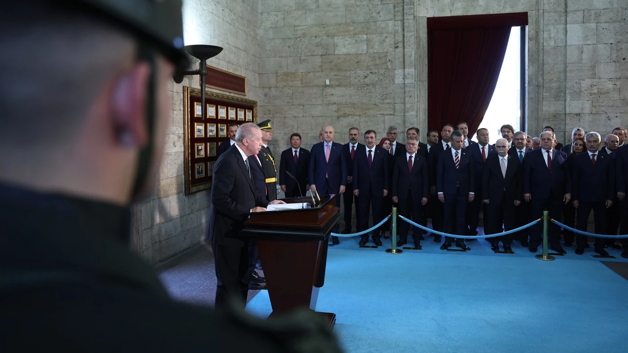 Erdoğan Anıtkabir'de: Emanetiniz tam bir emniyet içinde...
