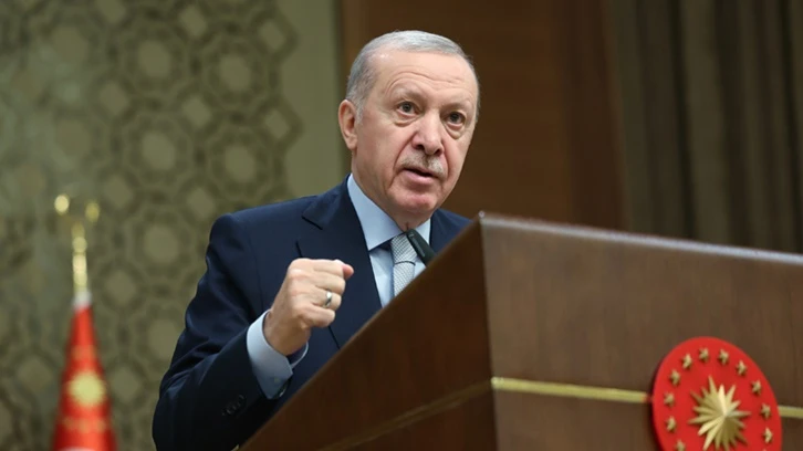 Erdoğan bu kez sokak röportajlarını hedef aldı: Eline mikrofon alan sokakta terör estiriyor!