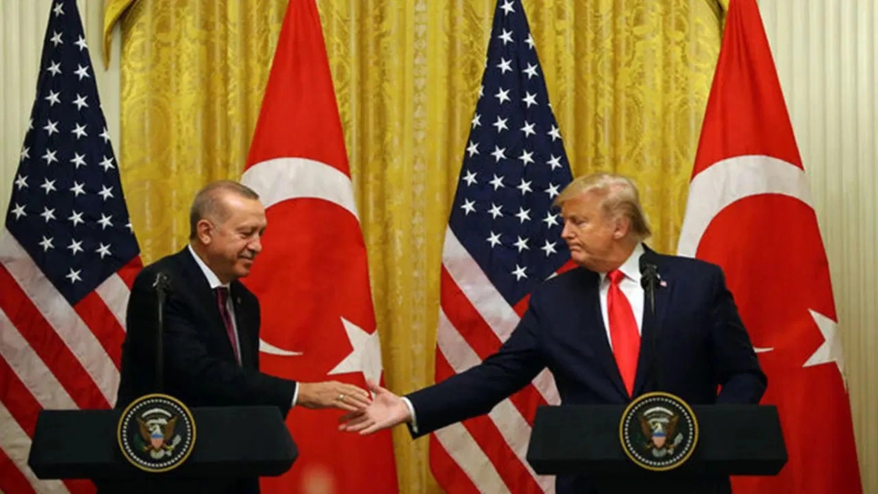 Erdoğan’da Lahey’de ABD Başkanı Trump ile görüştü