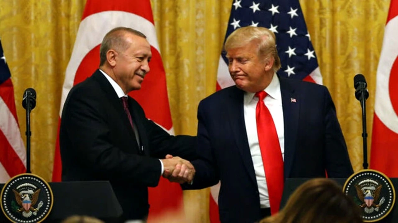 Erdoğan'dan Trump'a ge&ccedil;miş olsun mesajı