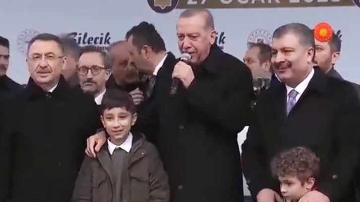 Erdoğan, 'Duyanlara duymayanlara' şarkısını söyledi..