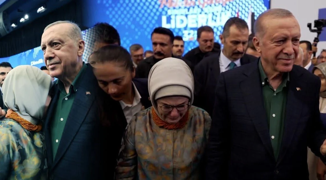 Erdoğan’ın konuştu, Emine Erdoğan gözyaşlarını tutamadı!