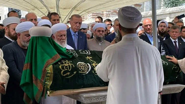 Erdoğan, İsmailağa 'şeyh'i Hasan Kılıç'ın cenazesine katıldı