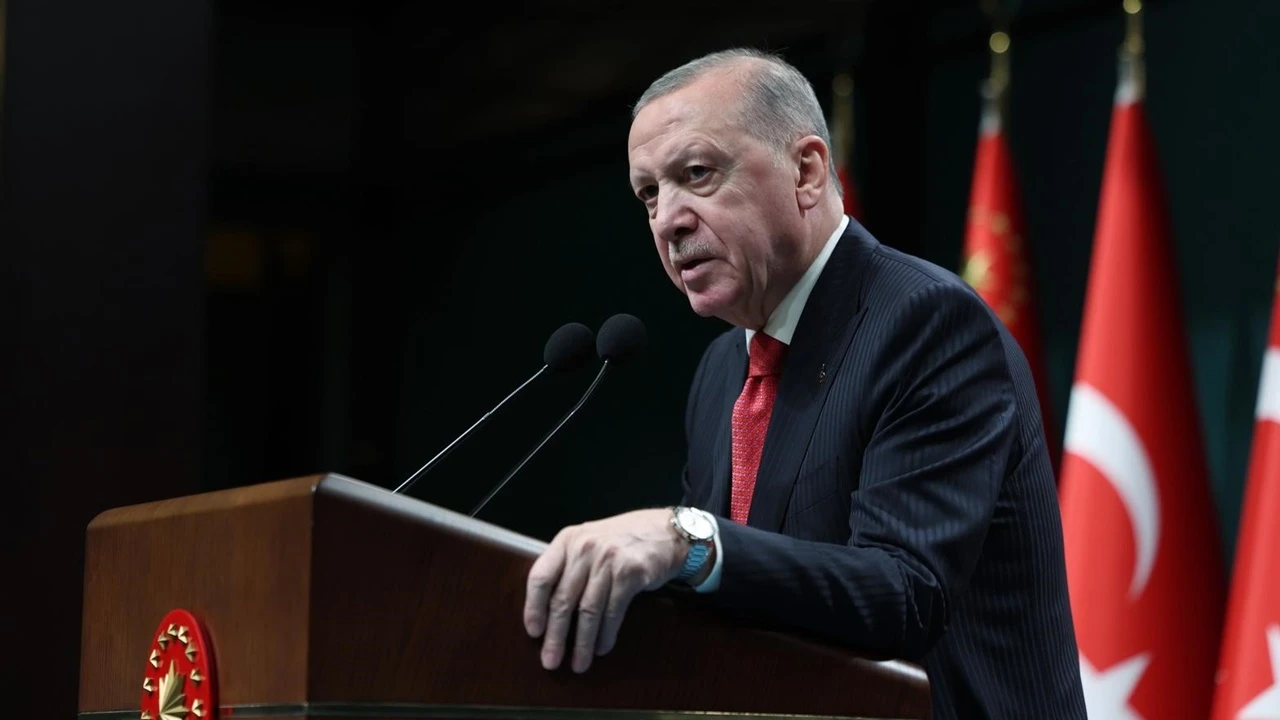 Erdoğan: Kabinemizde k&uuml;&ccedil;&uuml;k &ccedil;aplı revizyon ger&ccedil;ekleştirdik