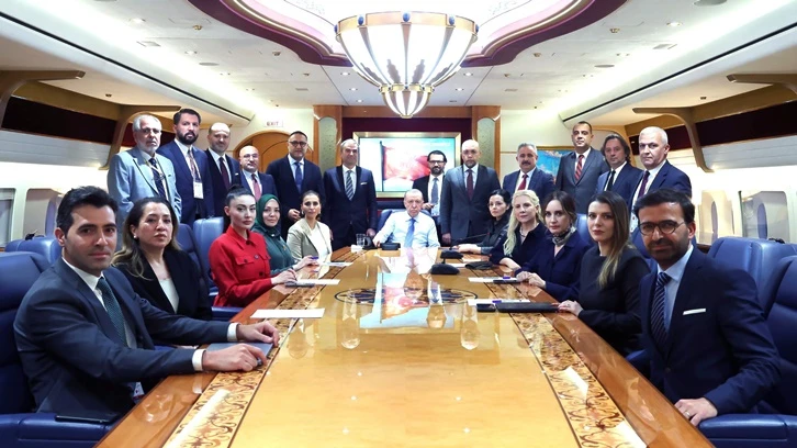 Erdoğan, Kıbrıs dönüşü uçakta konuştu: Dünya İsrail'den büyüktür!