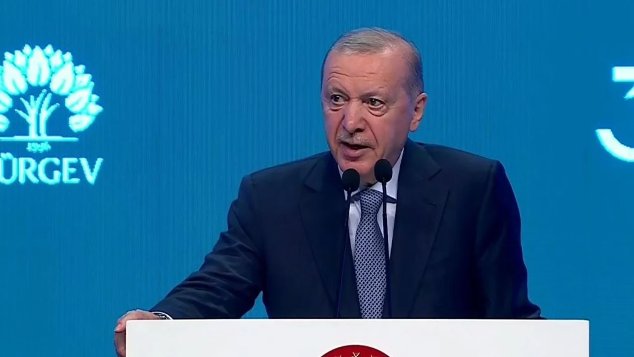 Erdoğan: LGBT gibi sapkınlıklar gen&ccedil; zihinlere enjekte edilmeye &ccedil;alışılıyor