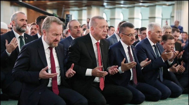 Erdoğan, şehitler için Kur’an-ı Kerim okudu
