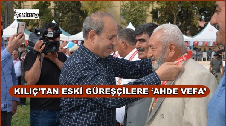 Eski g&uuml;reş&ccedil;ileri unutmadı