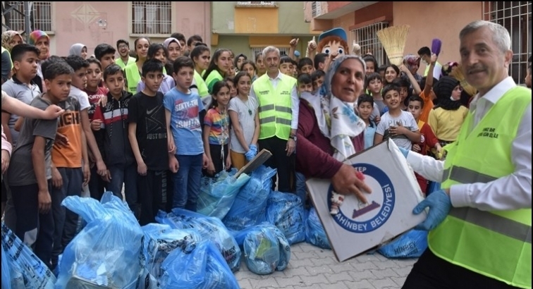 Evinin önünü temizleyene temizlik seti...