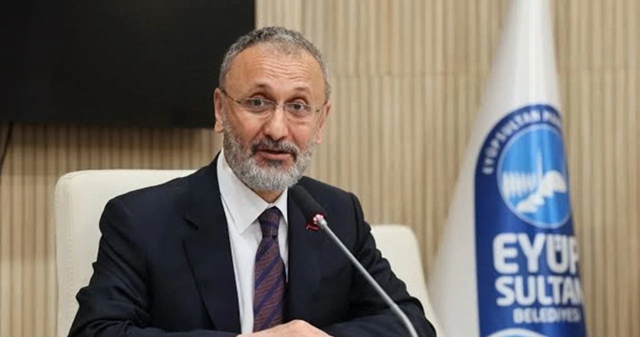 Ey&uuml;psultan Belediye Başkanı Mithat B&uuml;lent &Ouml;zmen ve 13 kişi tutuklandı