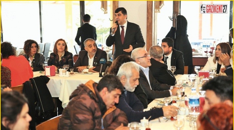 Fadıloğlu, basın mensuplarıyla bir araya geldi