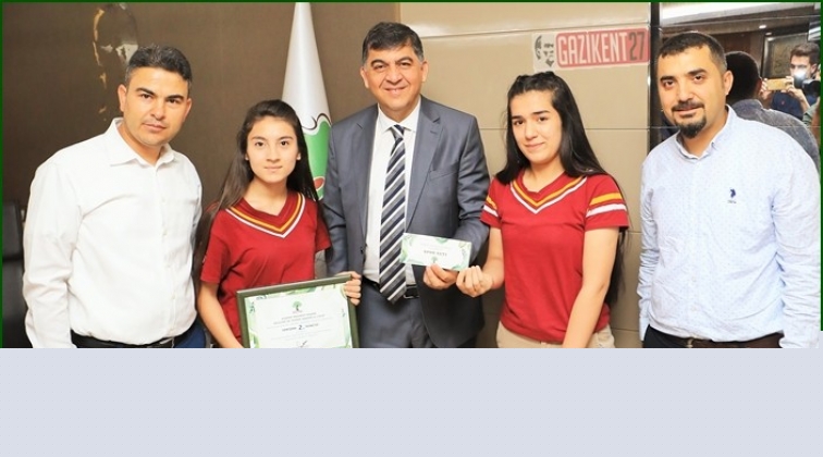 Fadıloğlu birincileri &ouml;d&uuml;llendirdi