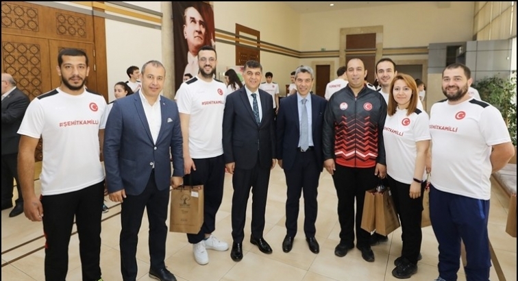 Fadıloğlu milli sporcularla buluştu...