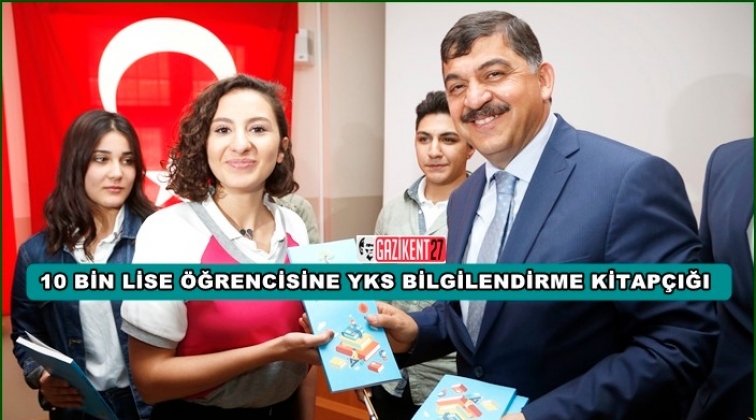 Fadıloğlu, &ouml;ğrencilere YKS kitap&ccedil;ığı dağıttı