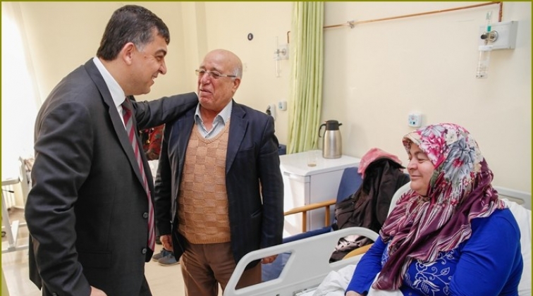 Fadıloğlu'ndan hastalara moral ziyareti