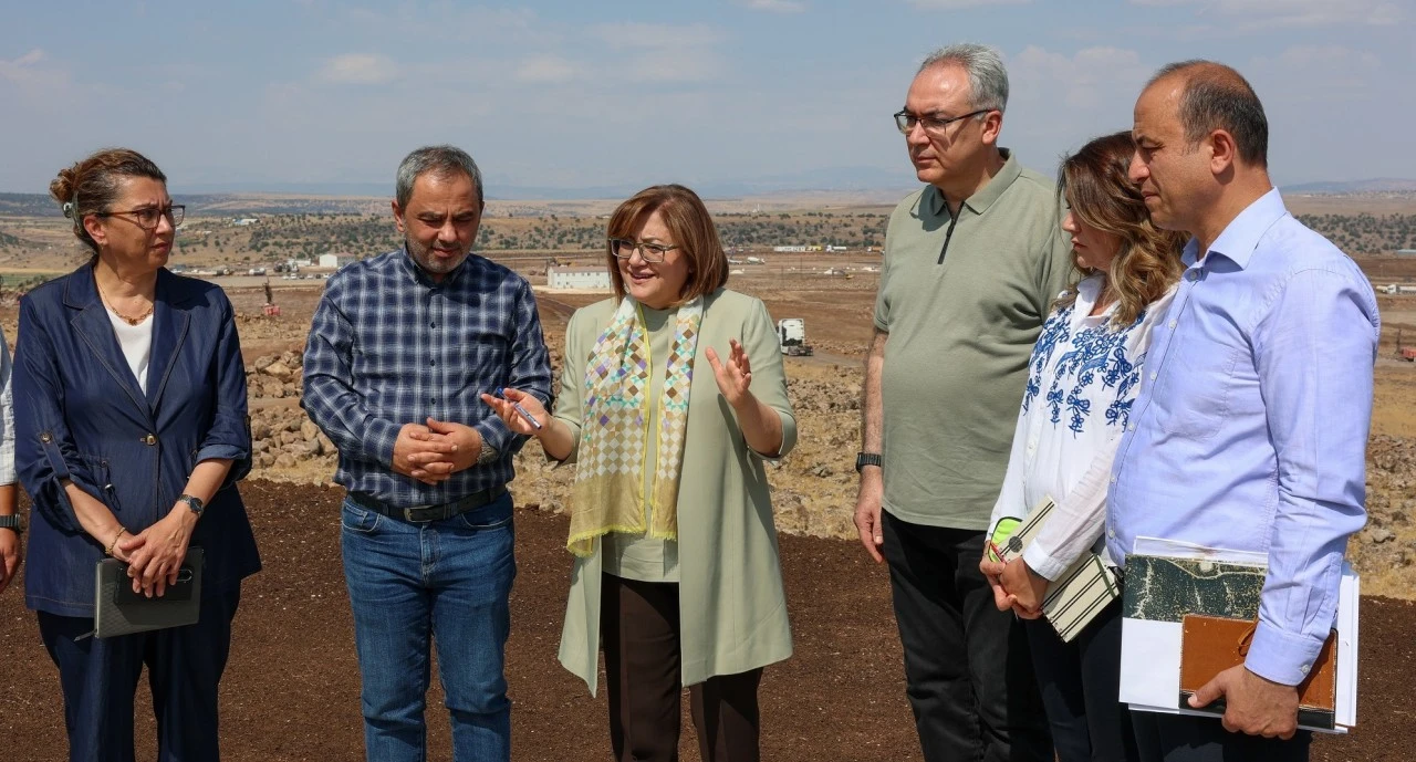 Fatma Şahin'den, yeni tugay alanında inceleme
