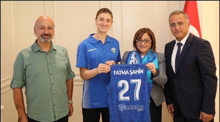 Fatma Şahin’den Merinos Spora destek