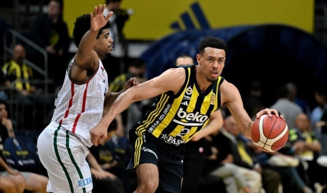 Fenerbahçe Beko - Karşıyaka maçında yönetime tepki!