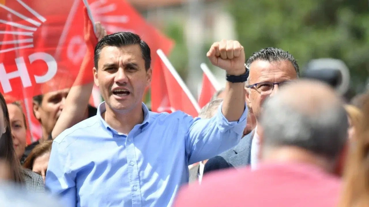 Ferdi Zeyrek yaşamını yitirdi: Siyasi isimlerden başsağlığı mesajları yağdı
