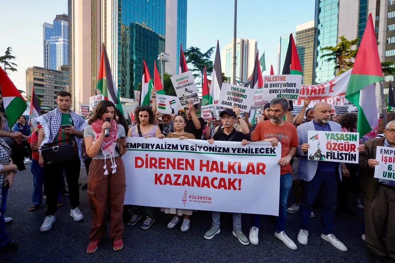 Filistin Eylem Komitesi'nden İsrail'in İstanbul Başkonsolosluğu önünde protesto