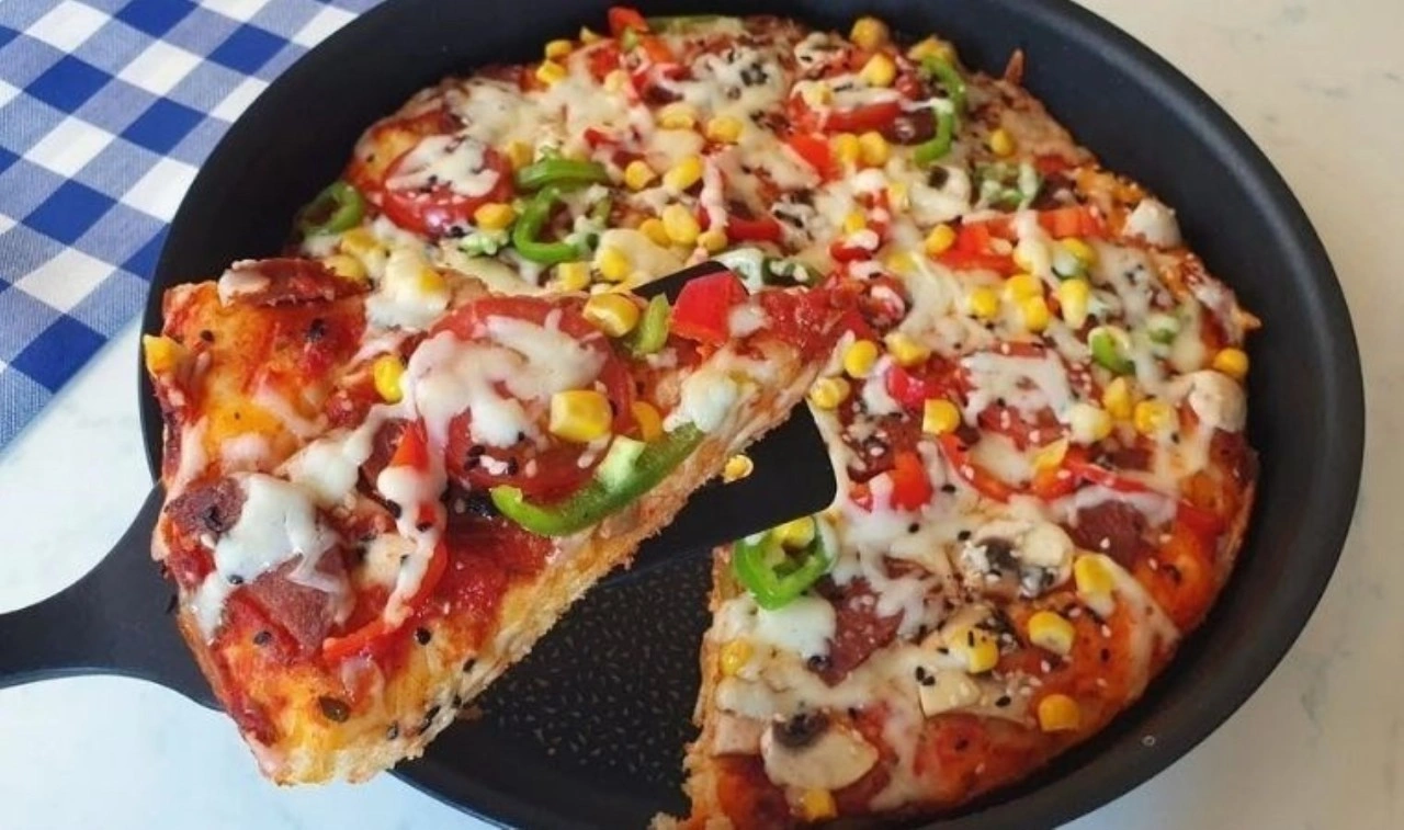 Fırınsız, hamursuz 10 dakikada lavaş pizza tarifi