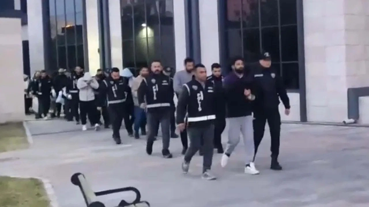 G&#xF6;k&#xE7;eada&#x27;da &#x27;nitelikli ya&#x11F;ma&#x27; operasyonu: 9 tutuklama