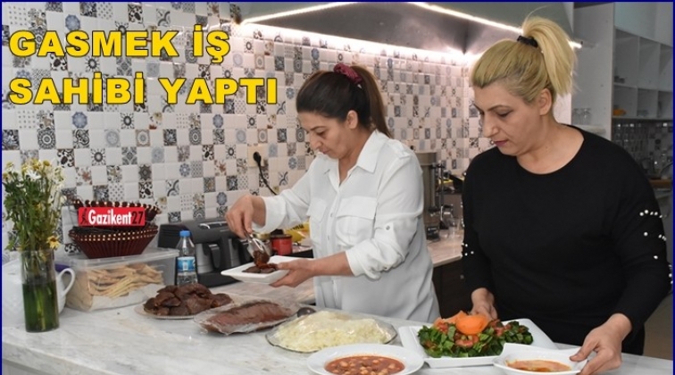 Gasmek'te kursa gitti, kendi işini kurdu