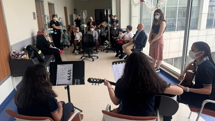 GAÜN Çocuk Hastanesi’nde Anneler Günü kutlaması