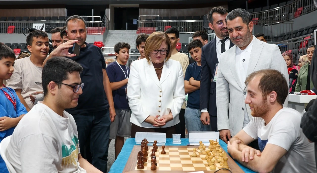 Gazi Open Uluslararası A&ccedil;ık Satran&ccedil; Turnuvası&rsquo;nın a&ccedil;ılış t&ouml;reni yapıldı 