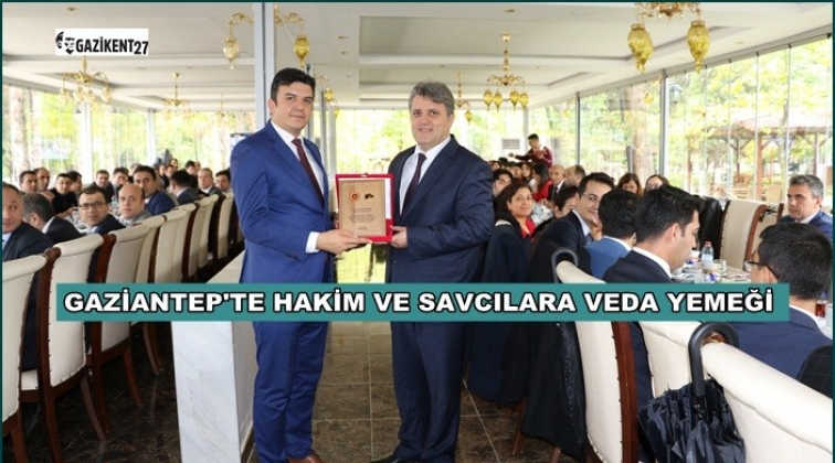 Gaziantep Adliyesi'nde veda yemeği