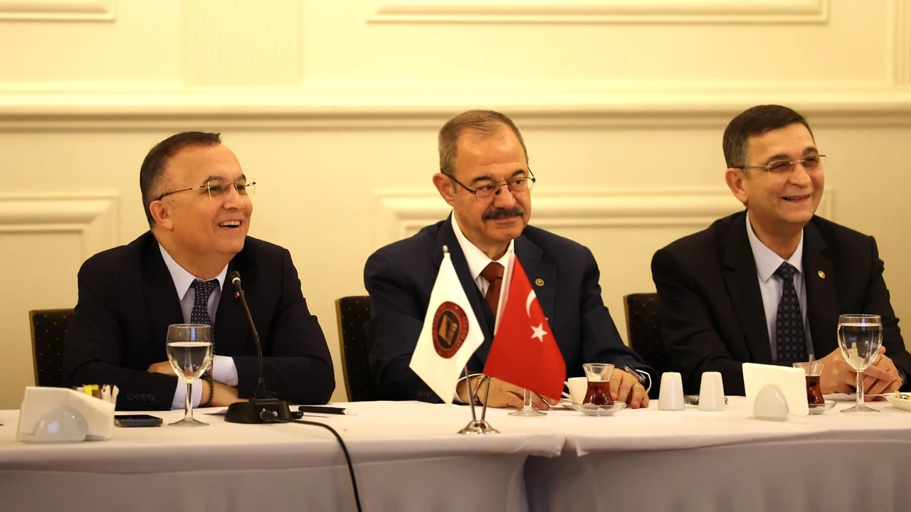 Gaziantep'te &ldquo;İl İdare Şube Başkanları Toplantısı&rdquo; ger&ccedil;ekleştirildi