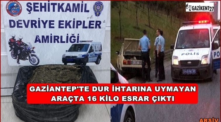 Gaziantep'te 'Dur' ihtarına uymayan araçta esrar