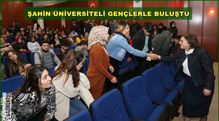 'Gen&ccedil;lerin Yerel Y&ouml;netimdeki Yeri ve &Ouml;nemi'