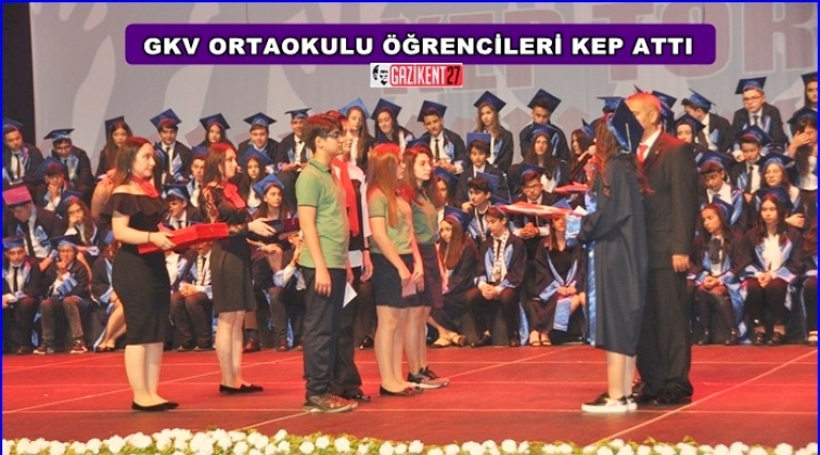 GKV Ortaokulu 54. yıl mezunlarına kep töreni