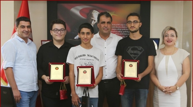GKV, şampiyonu öğrencilerini ödüllendirdi
