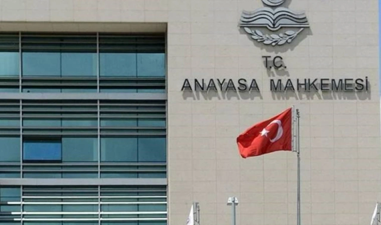 Gözaltında 'kötü muamele' iddiasında bulunan kişiye manevi tazminat