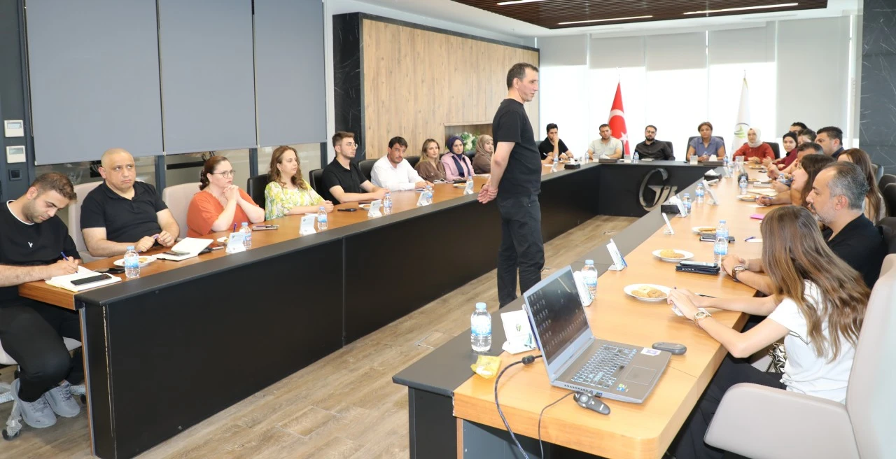 GTB'de &ldquo;İhracatta Belge, Sertifika ve Analiz Gereklilikleri Eğitimi&rdquo;