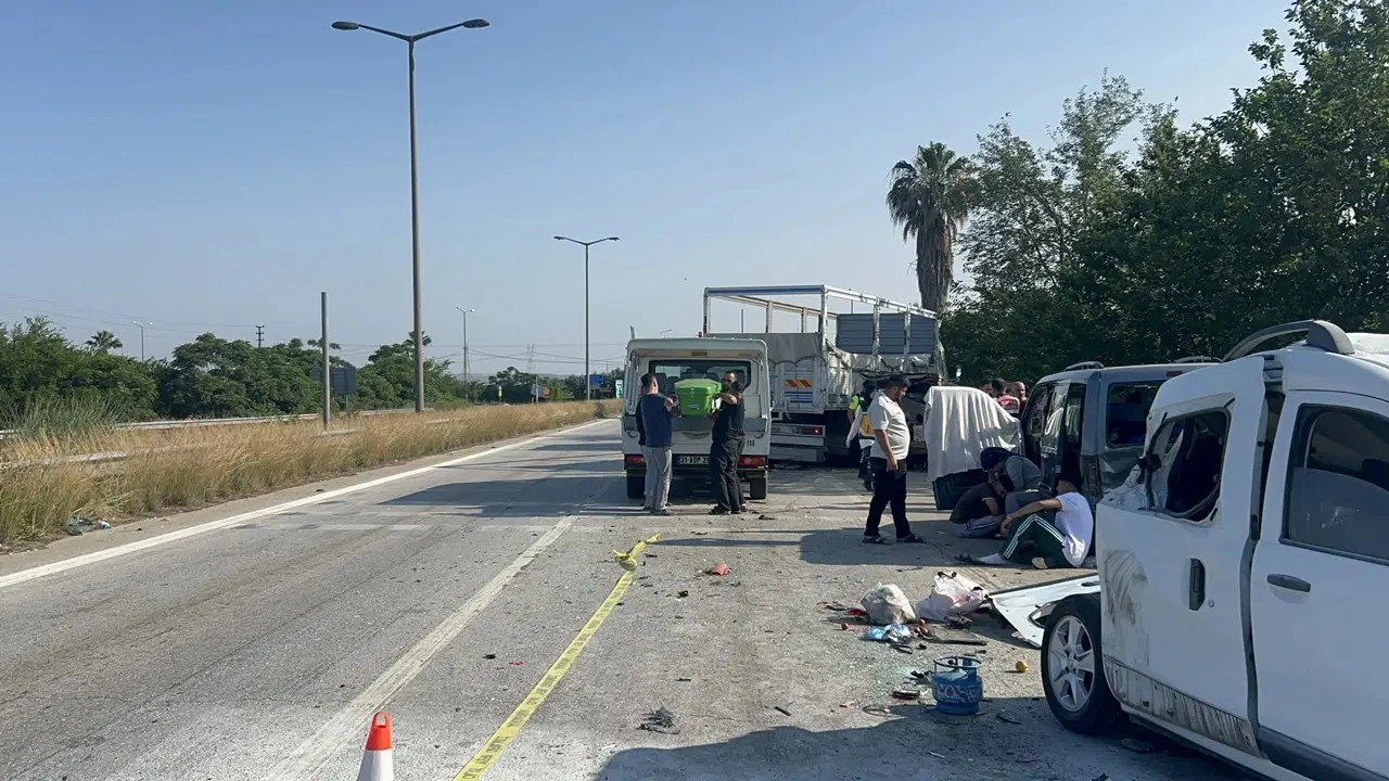 Hatay’da kamyon 3 araca çarptı: 1 ölü, 10 yaralı