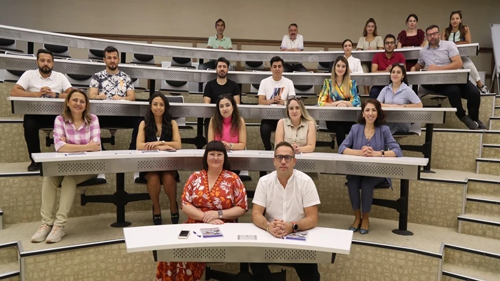 HKÜ'de hemşirelik eğitimi semineri