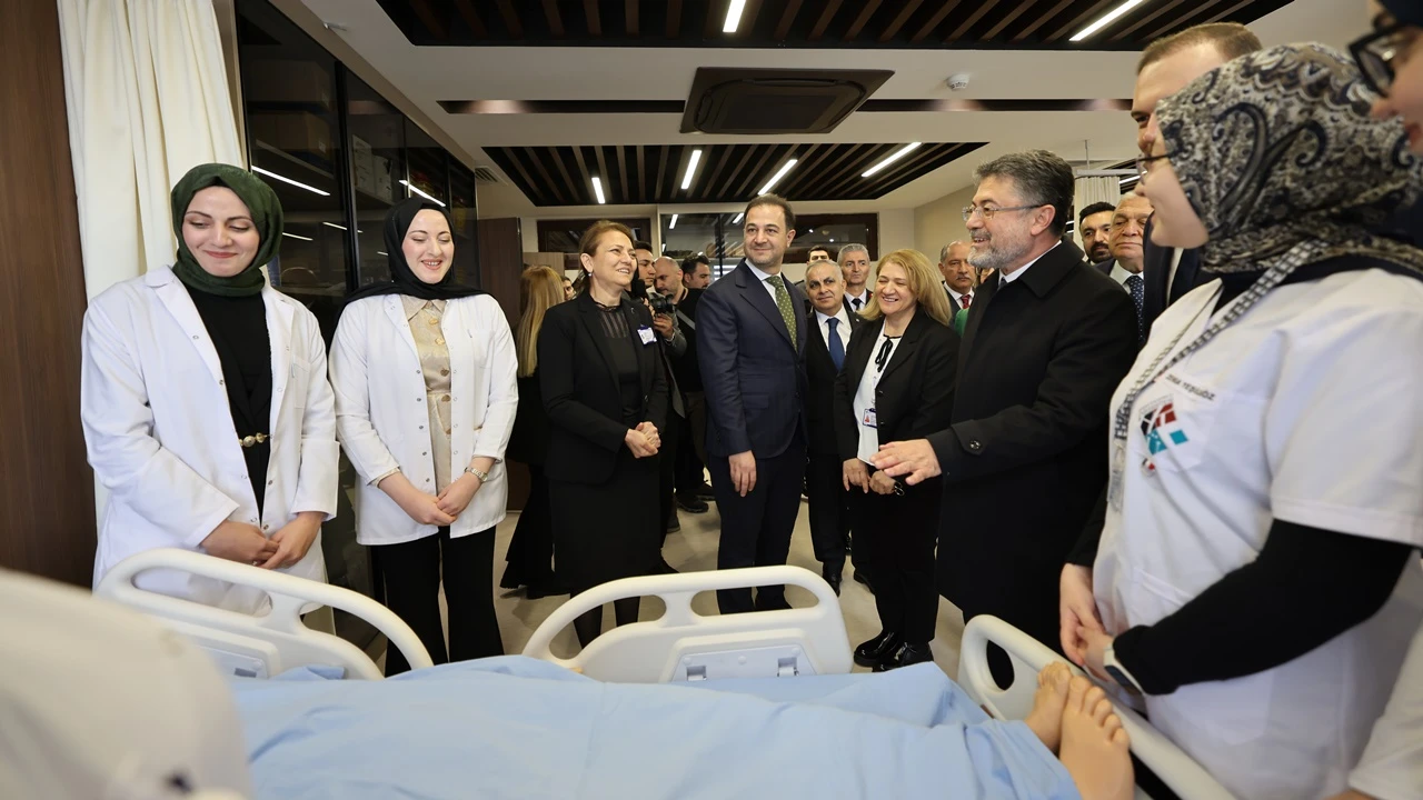 HK&Uuml;&rsquo;de Hemşirelik Sim&uuml;lasyon Merkezi ile İleri Araştırma ve Uygulama Laboratuvarı a&ccedil;ıldı