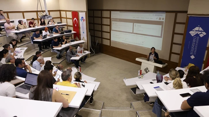 HKÜ’de Stratejik Araştırma ve Performans Analiz semineri 