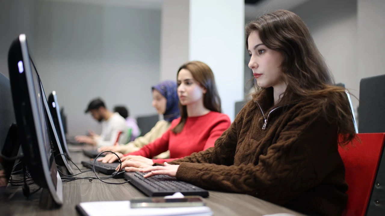 HK&Uuml;, T&uuml;rkiye&rsquo;den FEDE&rsquo;ye kabul edilen ilk &uuml;niversite oldu