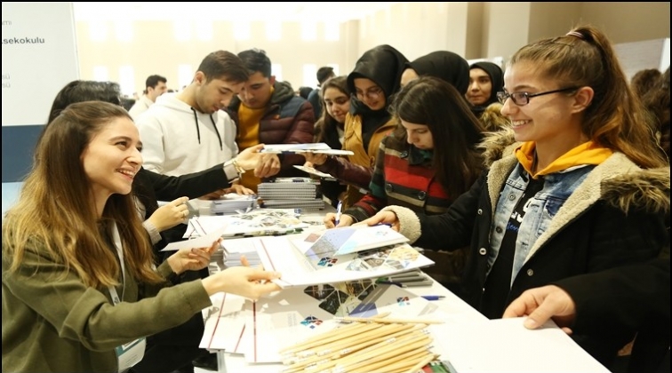 HK&Uuml; &uuml;niversite adaylarıyla buluşuyor