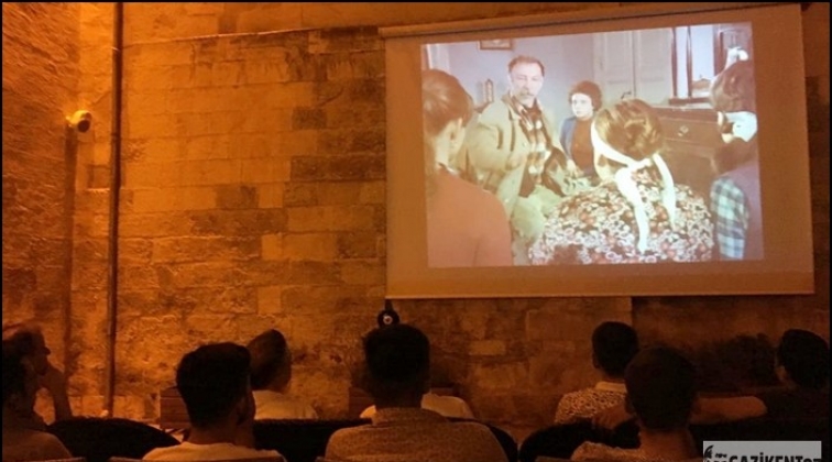 H&uuml;k&uuml;ml&uuml;lere a&ccedil;ık hava sineması etkinliği