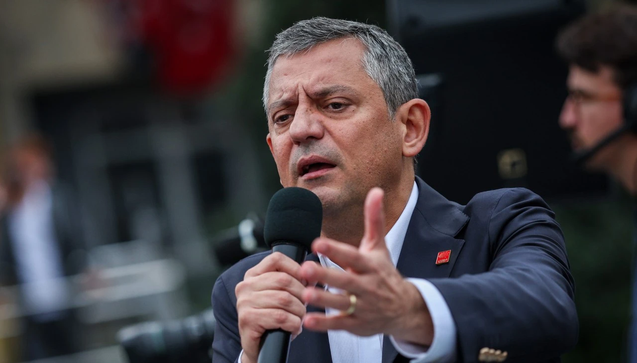 İBB iddianamesinde CHP liderine 'Özgür Özel isimli şahıs' denildi!